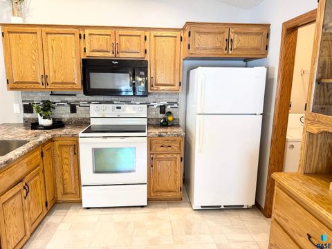 Townhouse in Sioux Falls SD 1805 E 57th St Street 20.jpg