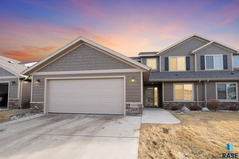 Duplex in Sioux Falls SD 4309 W Kinsley Pl Place.jpg