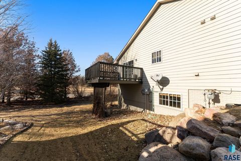 Townhouse in Sioux Falls SD 142 W Doral Ct Court 35.jpg