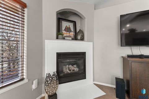 Townhouse in Sioux Falls SD 142 W Doral Ct Court 4.jpg