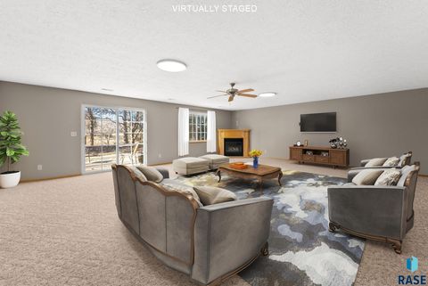 Townhouse in Sioux Falls SD 142 W Doral Ct Court 24.jpg