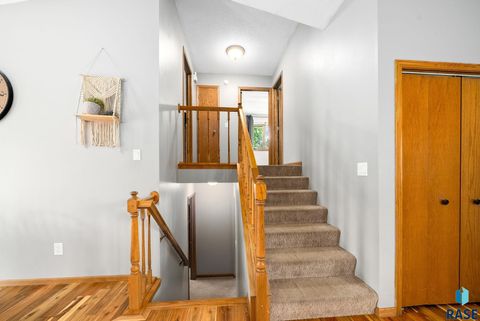 Single Family Residence in Brandon SD 810 S Parkview Cir Circle 11.jpg
