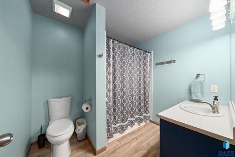 Single Family Residence in Brandon SD 810 S Parkview Cir Circle 12.jpg