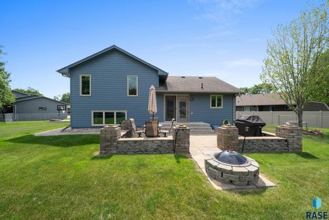 Single Family Residence in Brandon SD 810 S Parkview Cir Circle 22.jpg
