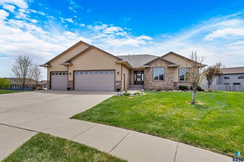 Single Family Residence in Sioux Falls SD 1908 S Archstone Cir Circle.jpg
