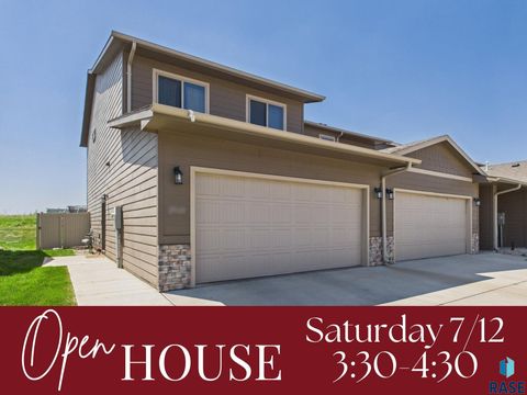 Townhouse in Sioux Falls SD 2560 E Meadowside Pl Place.jpg