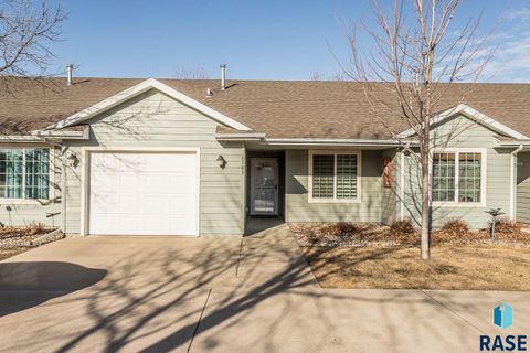 Townhouse in Sioux Falls SD 1103 N Redbud Pl Place.jpg