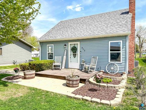 Single Family Residence in Garretson SD 312 Granite Ave Avenue.jpg