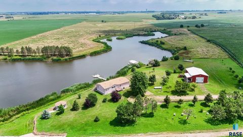 Single Family Residence in Beresford SD 46924 298th St Street.jpg