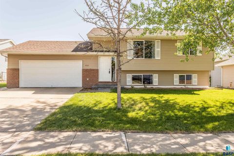 Single Family Residence in Sioux Falls SD 4112 N Jans Dr Drive.jpg