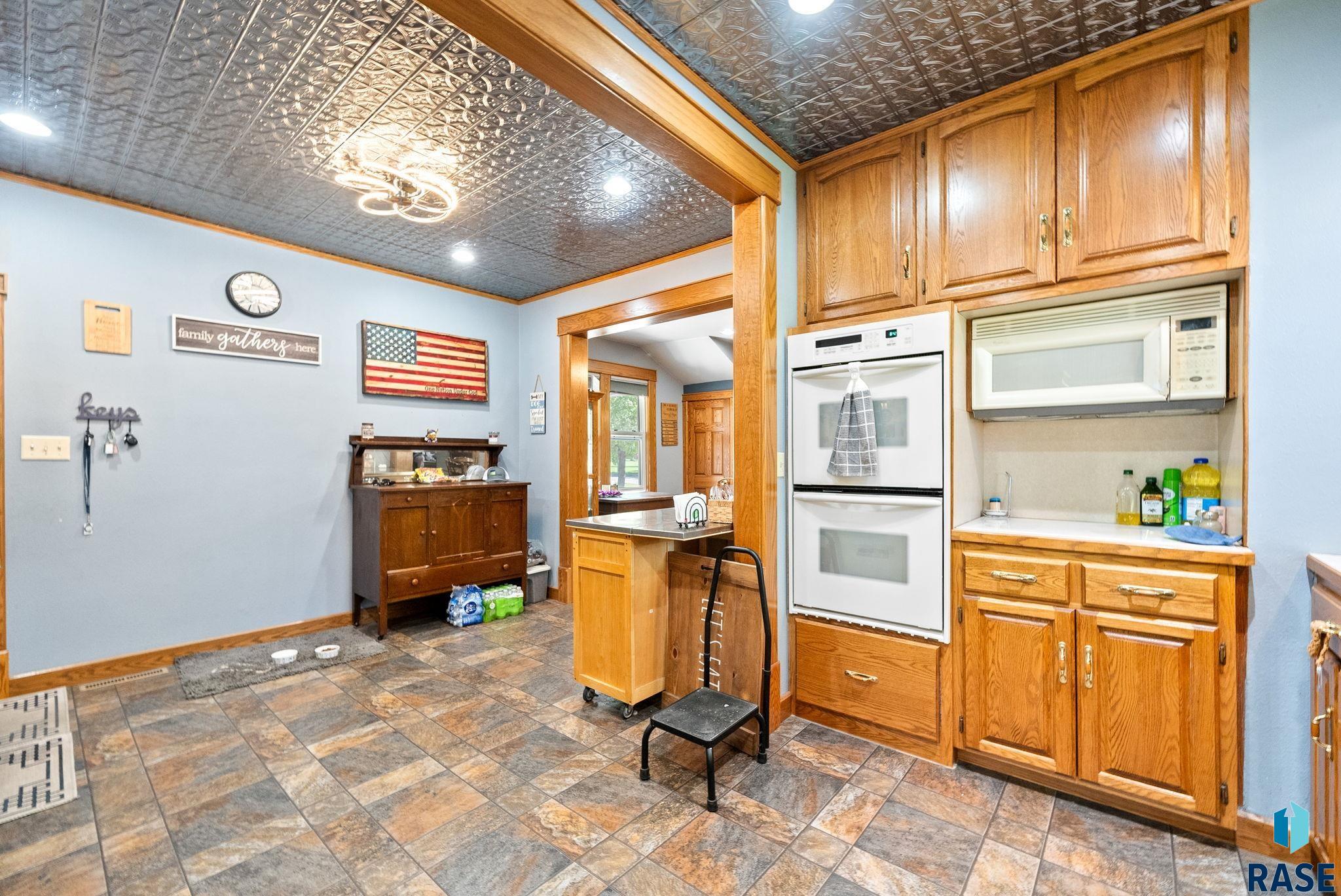 Single Family Residence in Luverne MN 1013 N Blue Mound Ave Avenue 10.jpg