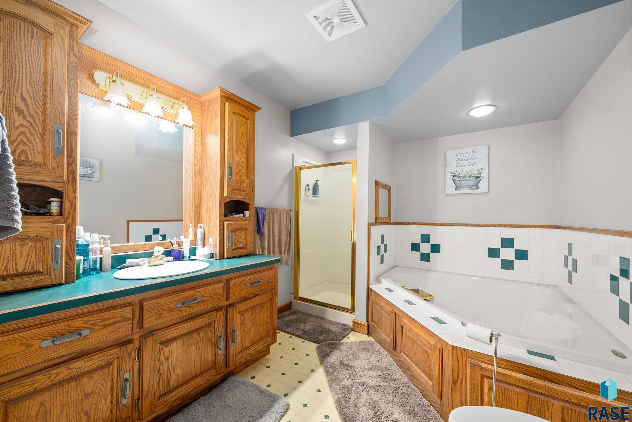 Single Family Residence in Luverne MN 1013 N Blue Mound Ave Avenue 19.jpg