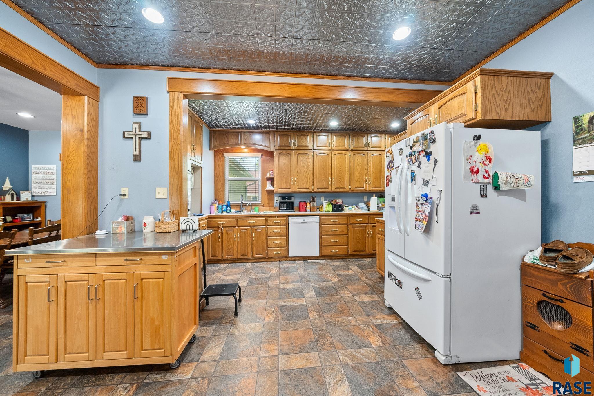 Single Family Residence in Luverne MN 1013 N Blue Mound Ave Avenue 13.jpg