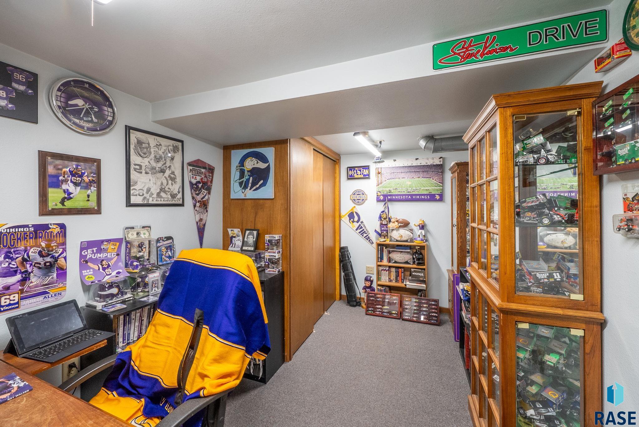 Single Family Residence in Luverne MN 1013 N Blue Mound Ave Avenue 33.jpg