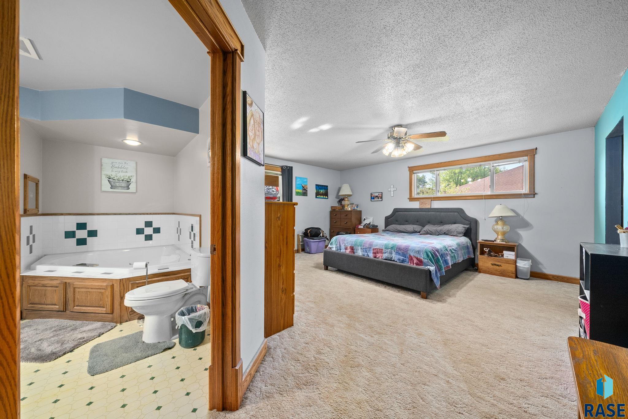 Single Family Residence in Luverne MN 1013 N Blue Mound Ave Avenue 16.jpg