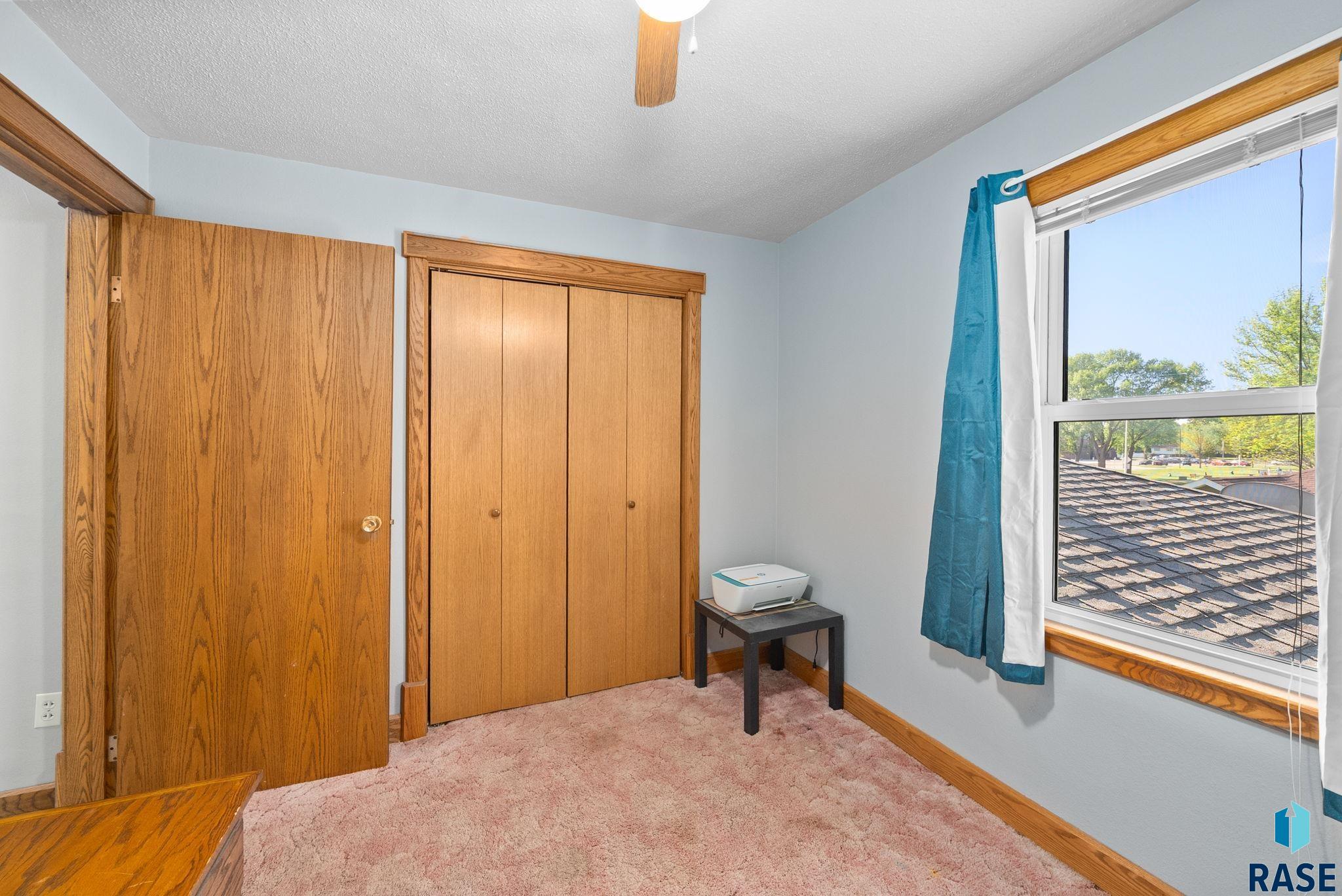 Single Family Residence in Luverne MN 1013 N Blue Mound Ave Avenue 26.jpg