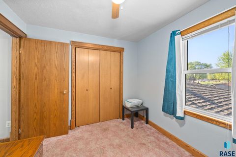 Single Family Residence in Luverne MN 1013 N Blue Mound Ave Avenue 26.jpg