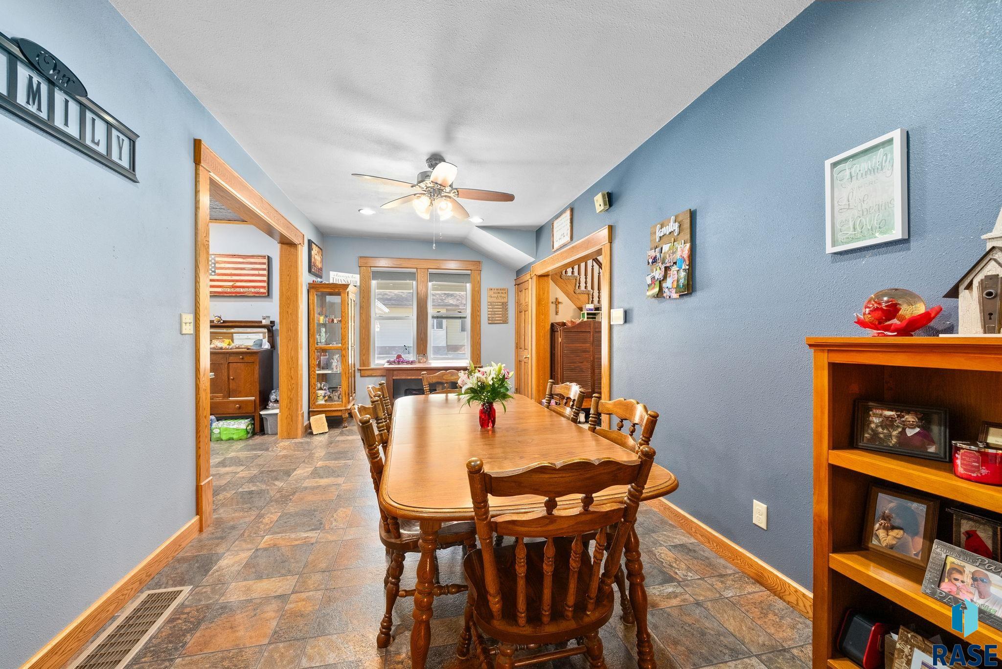 Single Family Residence in Luverne MN 1013 N Blue Mound Ave Avenue 8.jpg