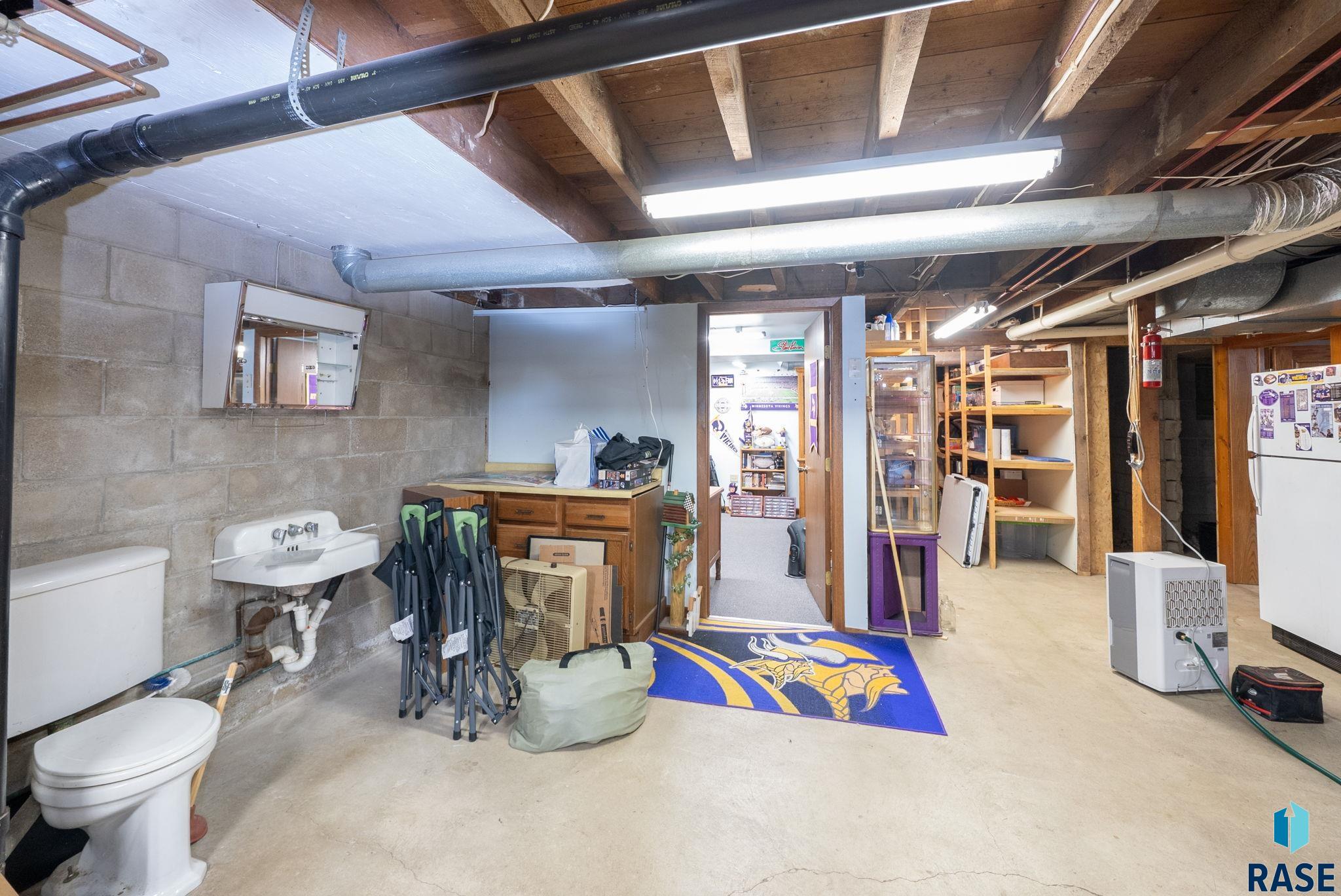 Single Family Residence in Luverne MN 1013 N Blue Mound Ave Avenue 34.jpg