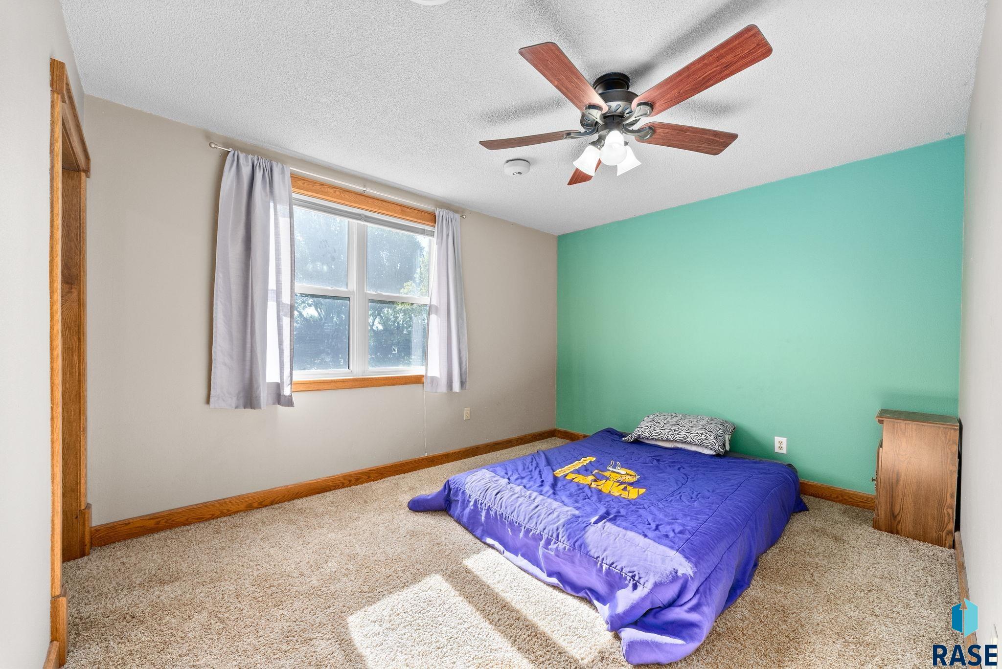Single Family Residence in Luverne MN 1013 N Blue Mound Ave Avenue 28.jpg