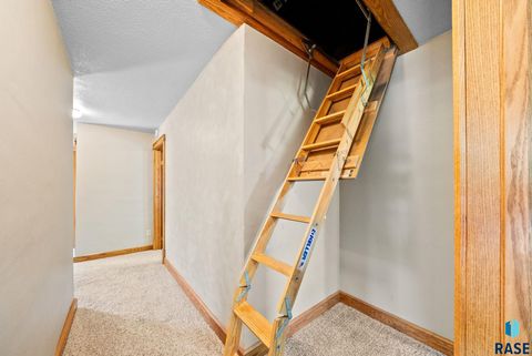 Single Family Residence in Luverne MN 1013 N Blue Mound Ave Avenue 30.jpg