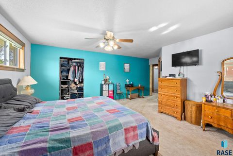 Single Family Residence in Luverne MN 1013 N Blue Mound Ave Avenue 18.jpg