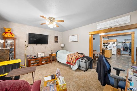 Single Family Residence in Luverne MN 1013 N Blue Mound Ave Avenue 6.jpg