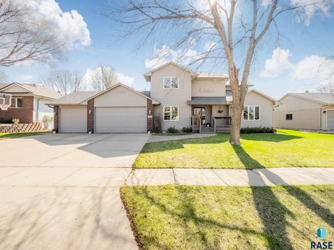 Single Family Residence in Sioux Falls SD 4061 S Brady Ct Court.jpg