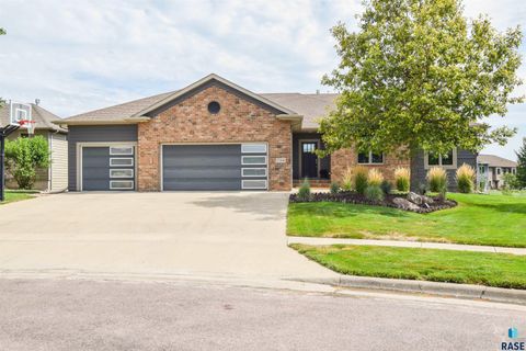 Single Family Residence in Sioux Falls SD 2904 W Cinnamon Cir Circle.jpg