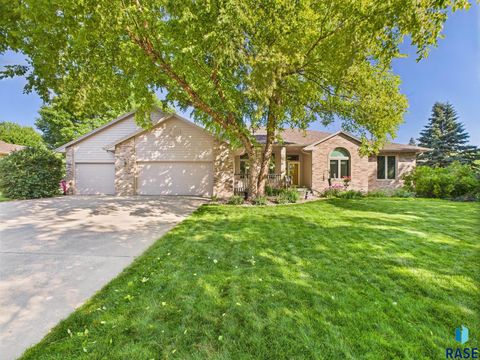 Single Family Residence in Sioux Falls SD 6908 W Stoney Creek St Street.jpg