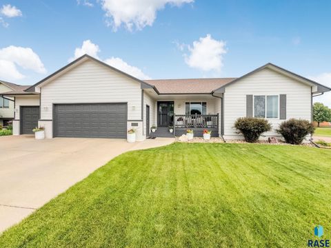 Single Family Residence in Sioux Falls SD 7700 W Ione St Street.jpg