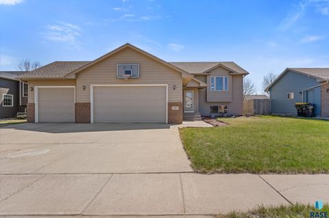 Single Family Residence in Sioux Falls SD 7005 W 65th St Street.jpg