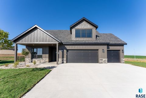 Single Family Residence in Sioux Falls SD 1714 N Medallion Cir Circle.jpg