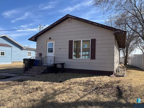 Single Family Residence in Salem SD 311 W Vermont Ave Avenue.jpg