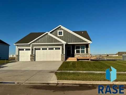 Single Family Residence in Sioux Falls SD 5901 S Hosta Ave Avenue.jpg