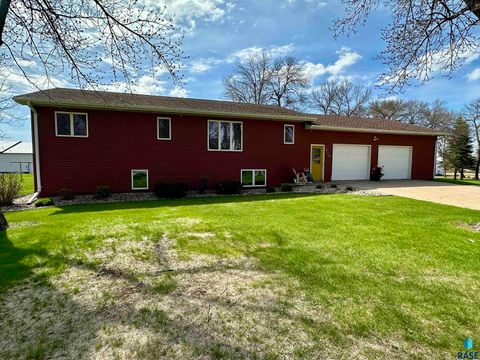 Single Family Residence in Hardwick MN 120 S Buckingham St Street.jpg