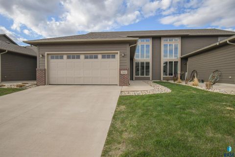 Townhouse in Sioux Falls SD 5102 E 63rd St Street.jpg