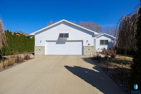 Single Family Residence in Sioux Falls SD 7904 W Eli Ct Court.jpg