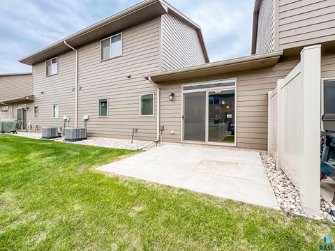 Townhouse in Sioux Falls SD 2571 E Meadowside Pl Place 31.jpg