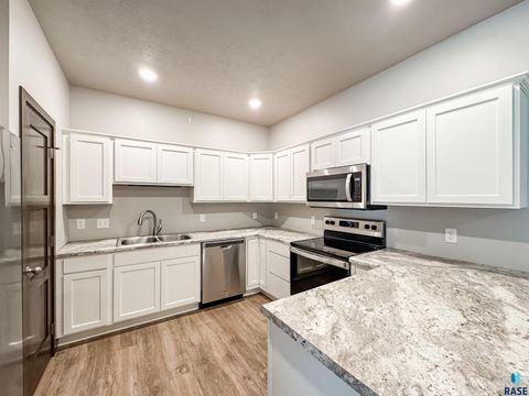 Townhouse in Sioux Falls SD 2571 E Meadowside Pl Place 10.jpg