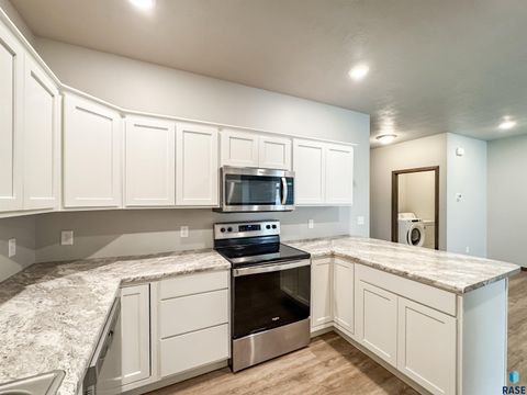 Townhouse in Sioux Falls SD 2571 E Meadowside Pl Place 6.jpg