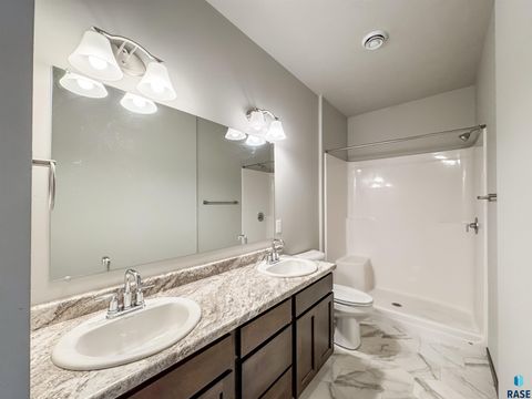 Townhouse in Sioux Falls SD 2571 E Meadowside Pl Place 17.jpg