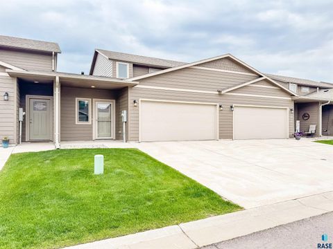Townhouse in Sioux Falls SD 2571 E Meadowside Pl Place 1.jpg