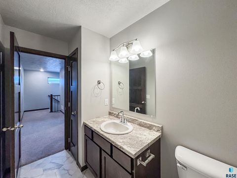 Townhouse in Sioux Falls SD 2571 E Meadowside Pl Place 28.jpg