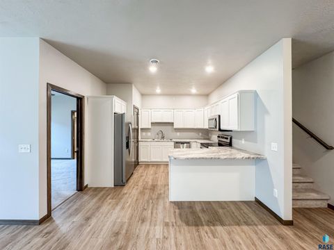 Townhouse in Sioux Falls SD 2571 E Meadowside Pl Place 5.jpg