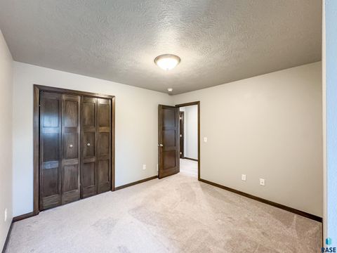 Townhouse in Sioux Falls SD 2571 E Meadowside Pl Place 25.jpg