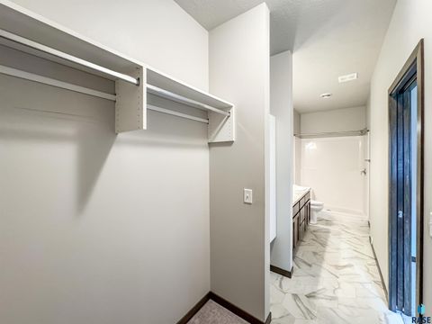 Townhouse in Sioux Falls SD 2571 E Meadowside Pl Place 21.jpg