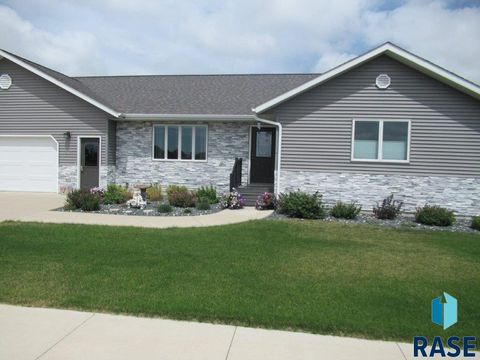 Single Family Residence in Edgerton MN 510 Hillcrest St Street 22.jpg
