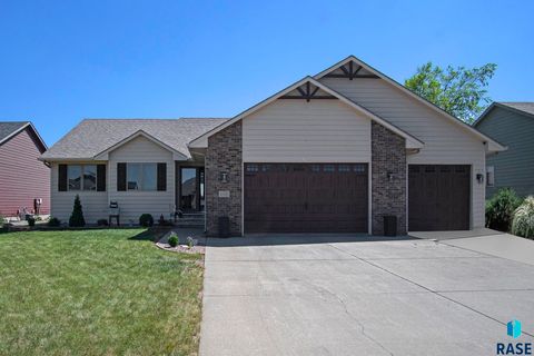 Single Family Residence in Garretson SD 809 E Leslie Dr Drive.jpg