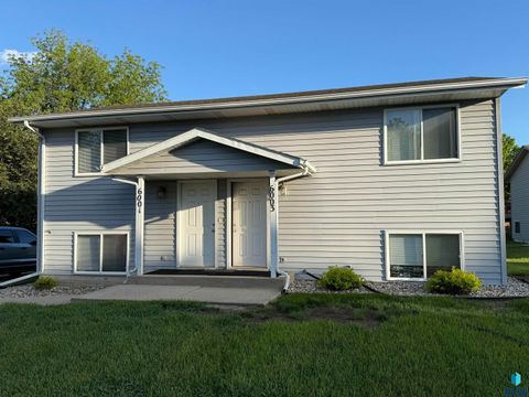 Duplex in Sioux Falls SD 6001 43rd St W Street.jpg